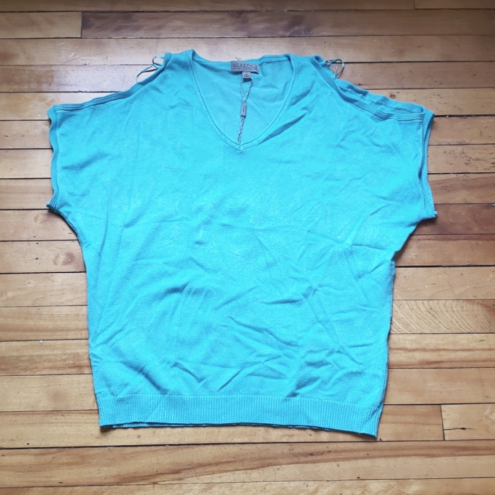 Joseph A cold shoulder short sleeve sweater M